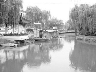 公共池塘成“摇钱树”船主承包收钓鱼钱