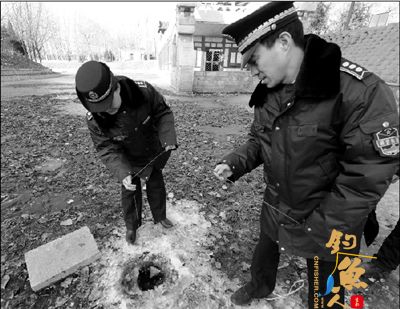 凿冰钓鱼，危险；城管劝离，安全