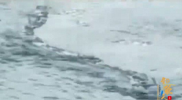 冰岛水怪竟是破渔网？ 网友连喊“被忽悠”？