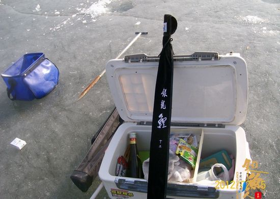 （原创）饥一顿饱一顿的冰钓