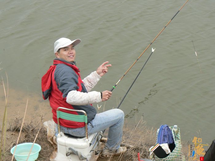 探钓火车站野塘 作者：无敌钓鱼佬