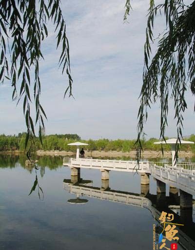 新疆塔城市垂钓公园