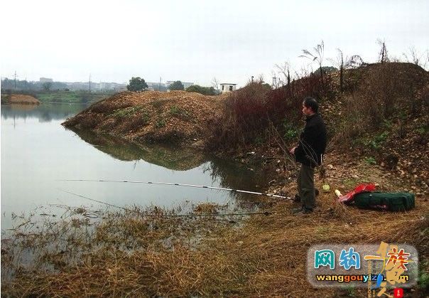 雨下不停，无法阻挡钓鱼人的脚步
