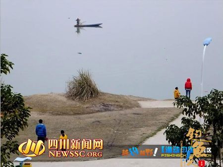南充：禁渔期嘉陵江公然撒网捕鱼 图