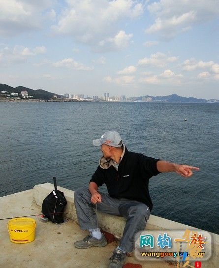 去年秋天大连海边组织的