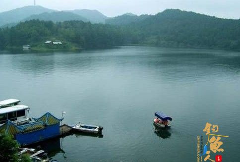 眉山垂钓每天600人 挥竿黑龙滩 图