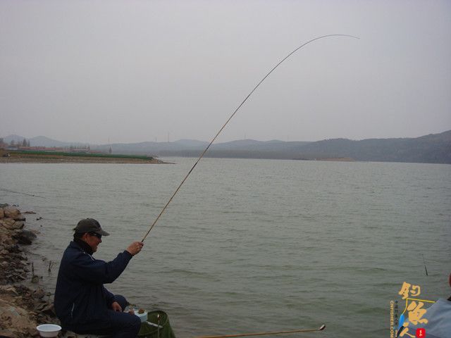 仕阳水库 在这钓鱼有点爽