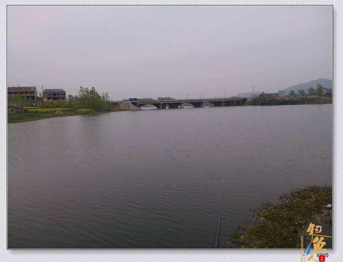 小钓半天得一鲫 较满足