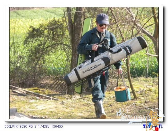 半天野渠小钓 图