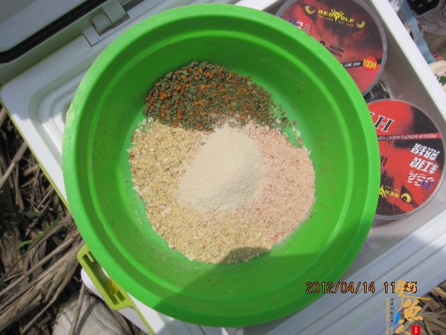 《随钓》——两日钓鱼两遇电工，神位也凋零