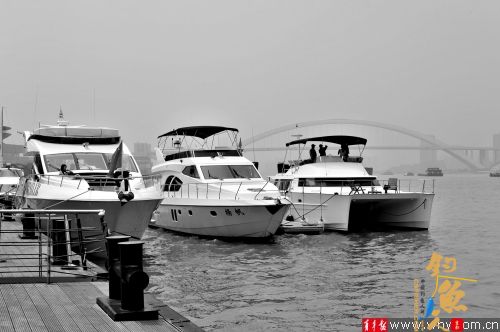 2012上海国际游艇展昨开幕 平价游艇98万元，迷你钓鱼艇3.6万