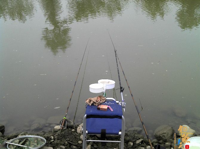流水地方好钓鱼 乌云密布快点跑