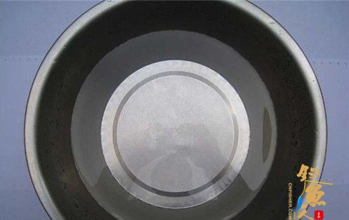 冬季钓鱼红虫钓饵如何保存?图解