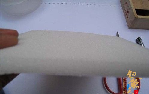 冬季钓鱼红虫钓饵如何保存?图解