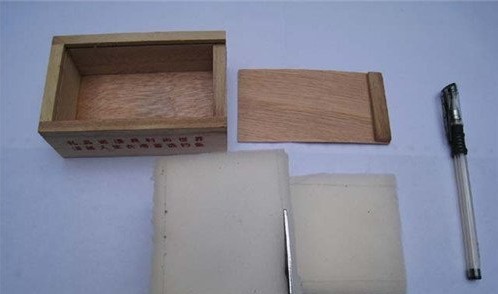 冬季钓鱼红虫钓饵如何保存?图解