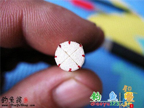 在肩部的横截面均分八等分