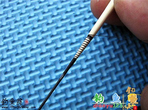 上加强线，也是装饰线（用老婆的丝袜抽出，呵呵）