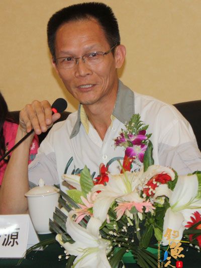 台湾OKUMA公司狼王品牌总经理杨培源讲话 图