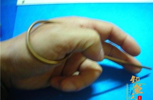 手把手教你自制鱼钩脱钩器 使用图片