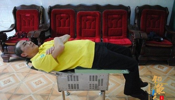 钓友自制(多功能)钓箱 图6