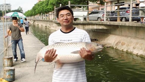 广州市的钓友获得本次单尾最重 图