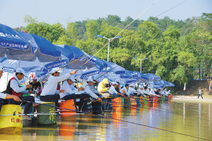 休闲人不闲钓鱼利可“渔”