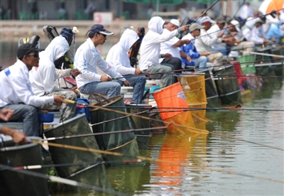 2012年全国钓鱼巡回赛银川分站赛在金凤区纳氏渔村开竿
