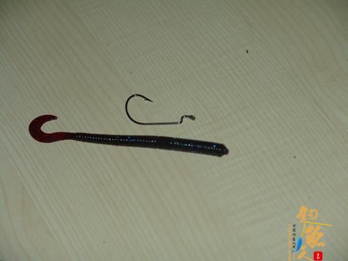 【钓鱼】面条虫和曲柄钩的组装方法