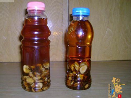 阿魏10克,丁香10克,山奈5克 香叶5片曲酒500克 用顶级配方