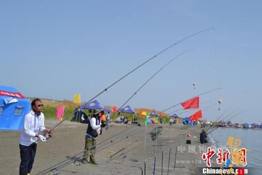 近300名垂钓高手新疆博斯腾湖竞技  图 现场