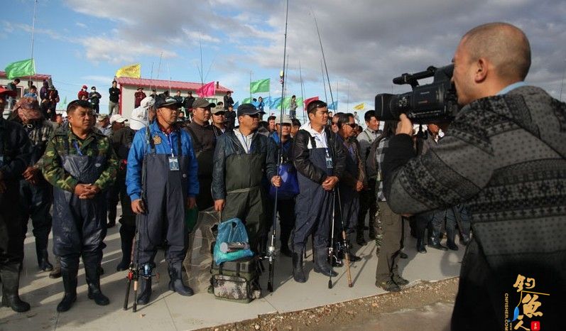 新疆福海县借乌伦古湖野鱼垂钓大赛挖掘“渔猎文化” 高清组图