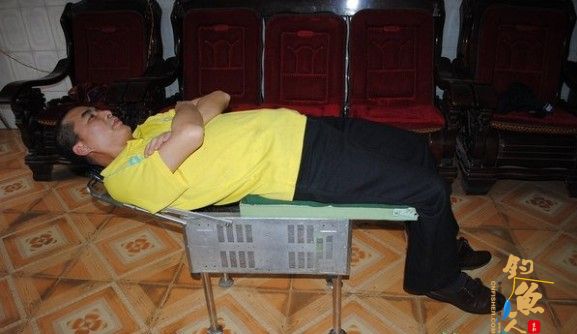 自制全铝不锈钢前后脚可升降钓箱 给钓友们看看我的成果