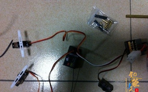 自制DIY超牛遥控打窝船 高手在民间 工科男伤不起啊