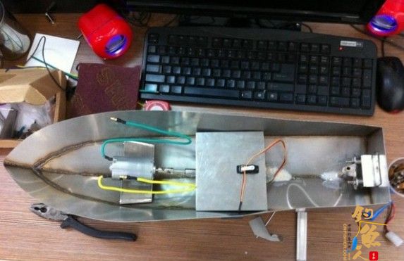 自制DIY超牛遥控打窝船 高手在民间 工科男伤不起啊