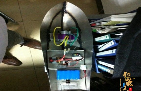 自制DIY超牛遥控打窝船 高手在民间 工科男伤不起啊