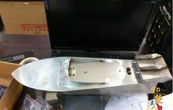 自制DIY超牛遥控打窝船 高手在民间 工科男伤不起啊