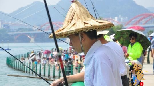 中国－东盟千人万竿钓鱼赛广西柳州开赛 近2000名钓鱼爱好者参加