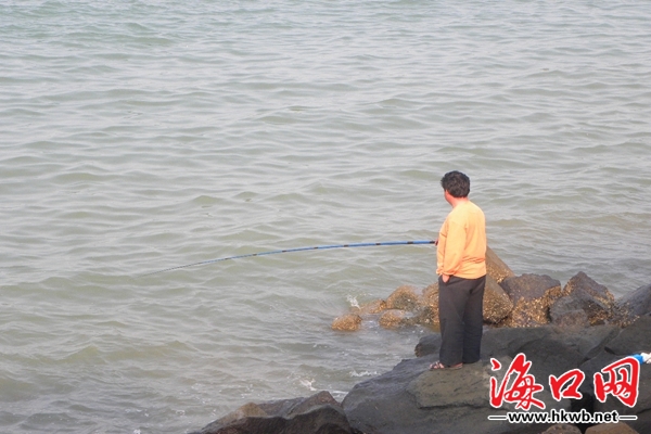 任凭风大浪急 海口钓者自有“渔乐”方式 图