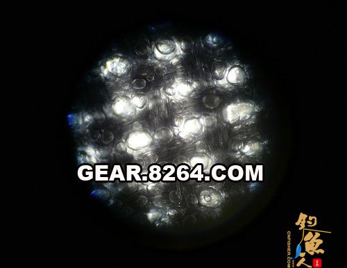 压胶的一面,看来胶压得越厚,气泡越多啊