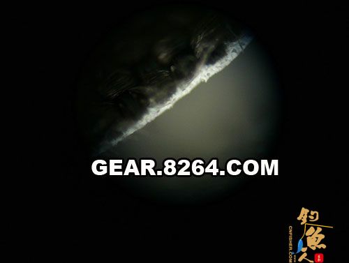 再来看看侧面，现在你知道它为什么防风了吧