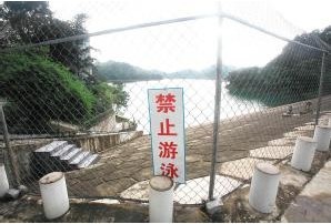 南京幕燕滨江风貌区 严禁游泳、垂钓告示无人理