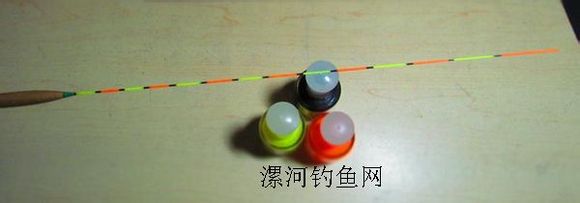 手工刷浮漂尾漆过程详解