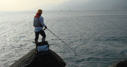 玩浮游矶钓如何打粉诱钓？