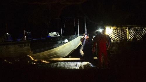 澳大利亚男子河边钓鱼被巨鳄叼走 警察杀鳄找到残肢