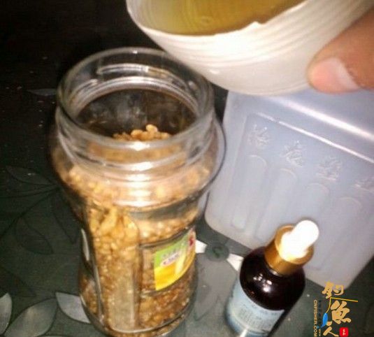 自制小药小麦饵料打窝料、仅供钓友参考，配图