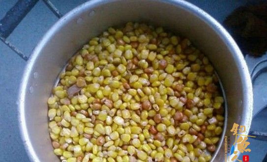 麝香中药玉米粒的制作方法