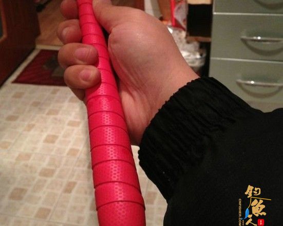 鱼竿吸汗带的缠绕方法