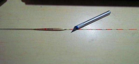 手工刷浮漂尾漆过程详解