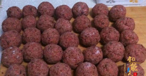 钓鲫鱼的窝料配方(主料豆饼)