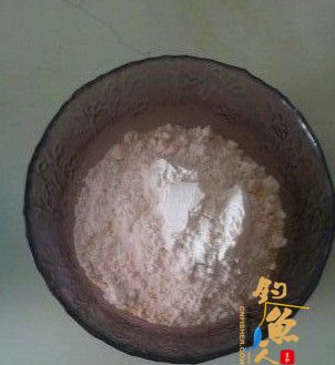 自制野钓用窝饵结合爆炸饵